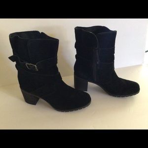 CLARK’S ARTISAN BLACK SUEDE MID SHAFT BOOTS SZ 10